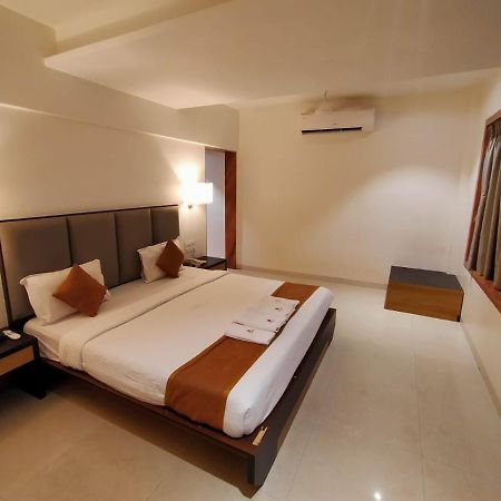 גאנפטיפול Abhishek Beach Resort And Spa מראה חיצוני תמונה