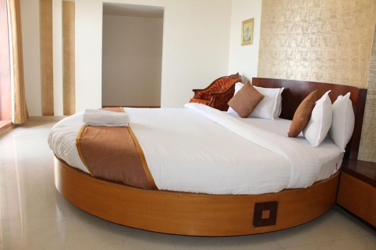 גאנפטיפול Abhishek Beach Resort And Spa מראה חיצוני תמונה