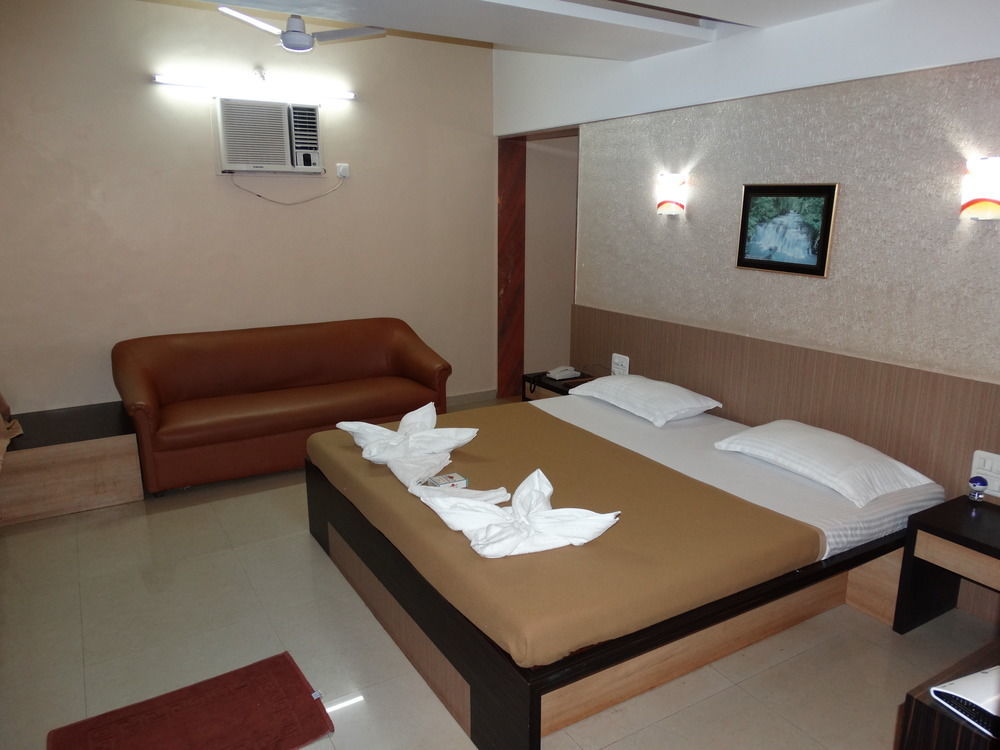גאנפטיפול Abhishek Beach Resort And Spa מראה חיצוני תמונה