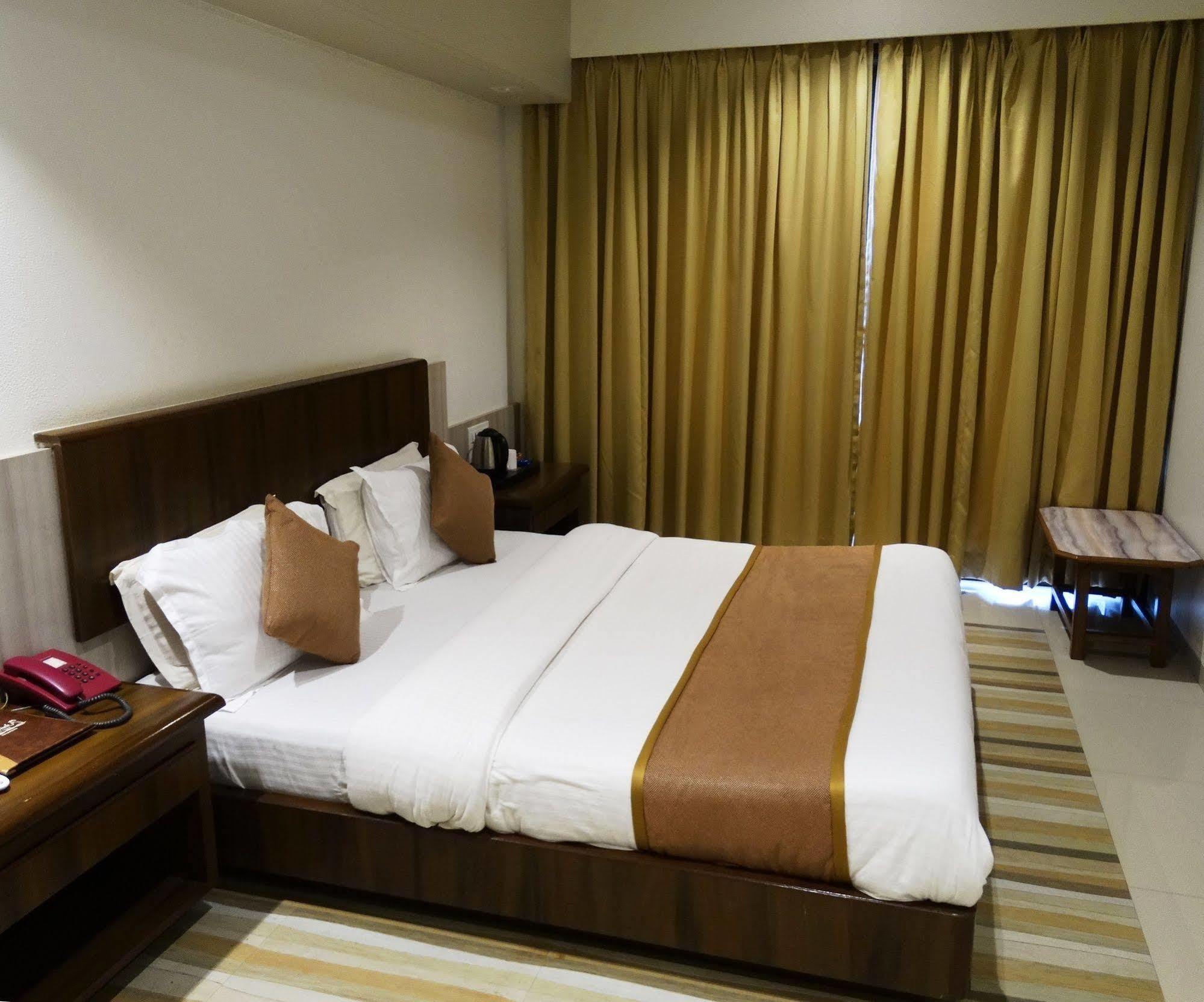גאנפטיפול Abhishek Beach Resort And Spa מראה חיצוני תמונה
